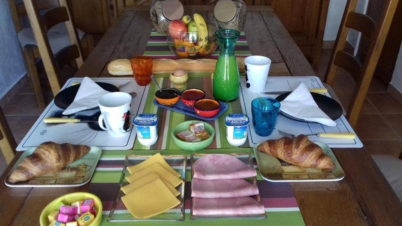 Le Mas Du Chat Bed & Breakfast Cavaillon Dış mekan fotoğraf